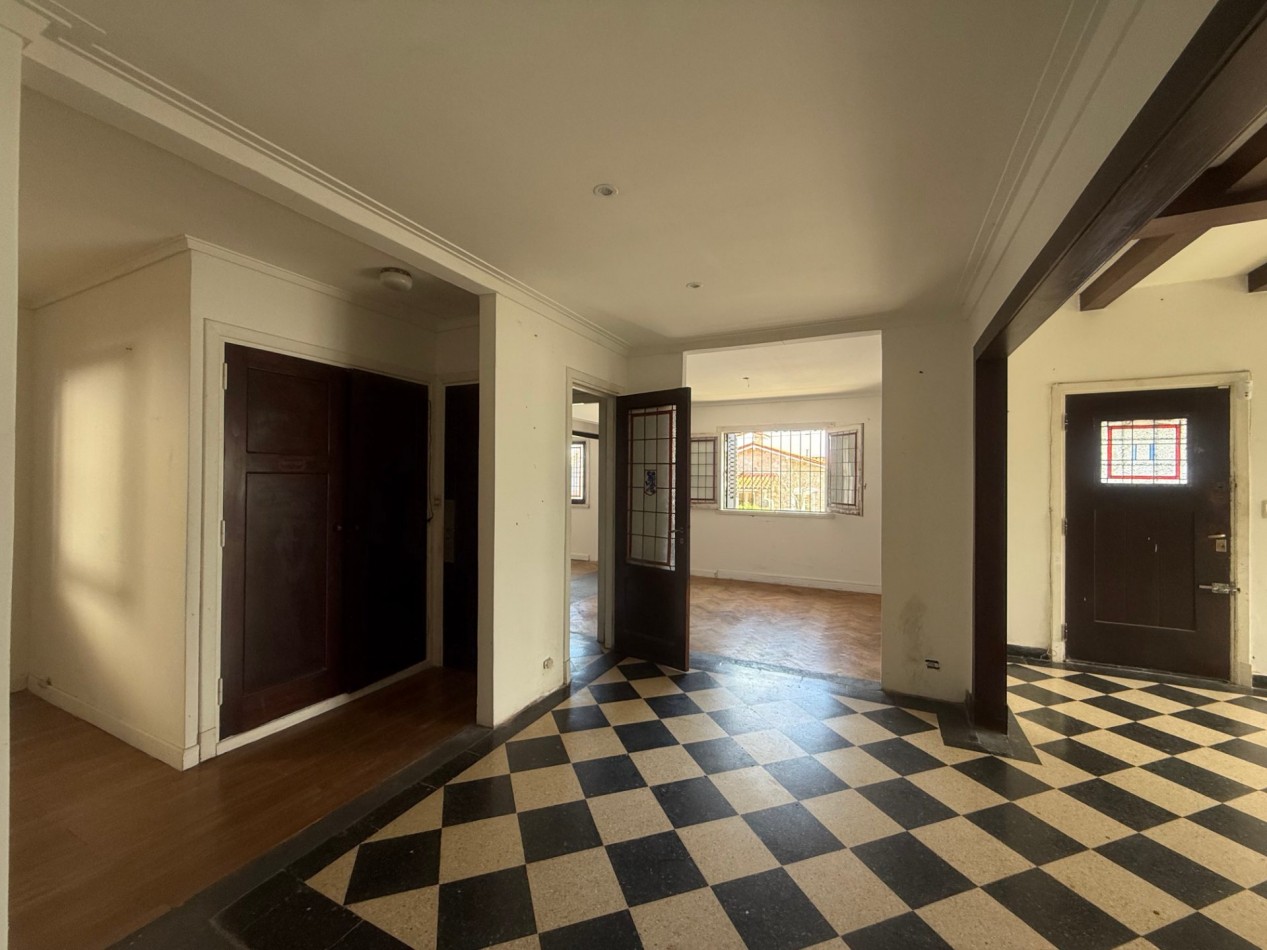 ALQUILER CLASICO CHALET EN ESQUINA USO COMERCIAL-PROFESIONAL ZONA GUEMES