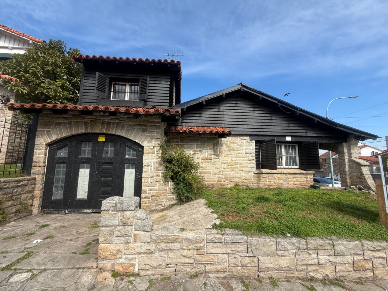 ALQUILER CLASICO CHALET EN ESQUINA USO COMERCIAL-PROFESIONAL ZONA GUEMES