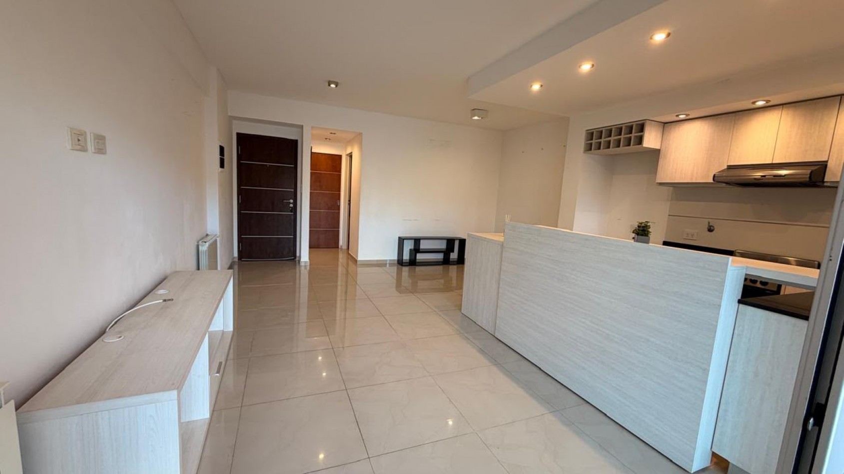 VENTA MODERNO 2 AMBIENTES CON BALCON Y PARRILLA - MACROCENTRO