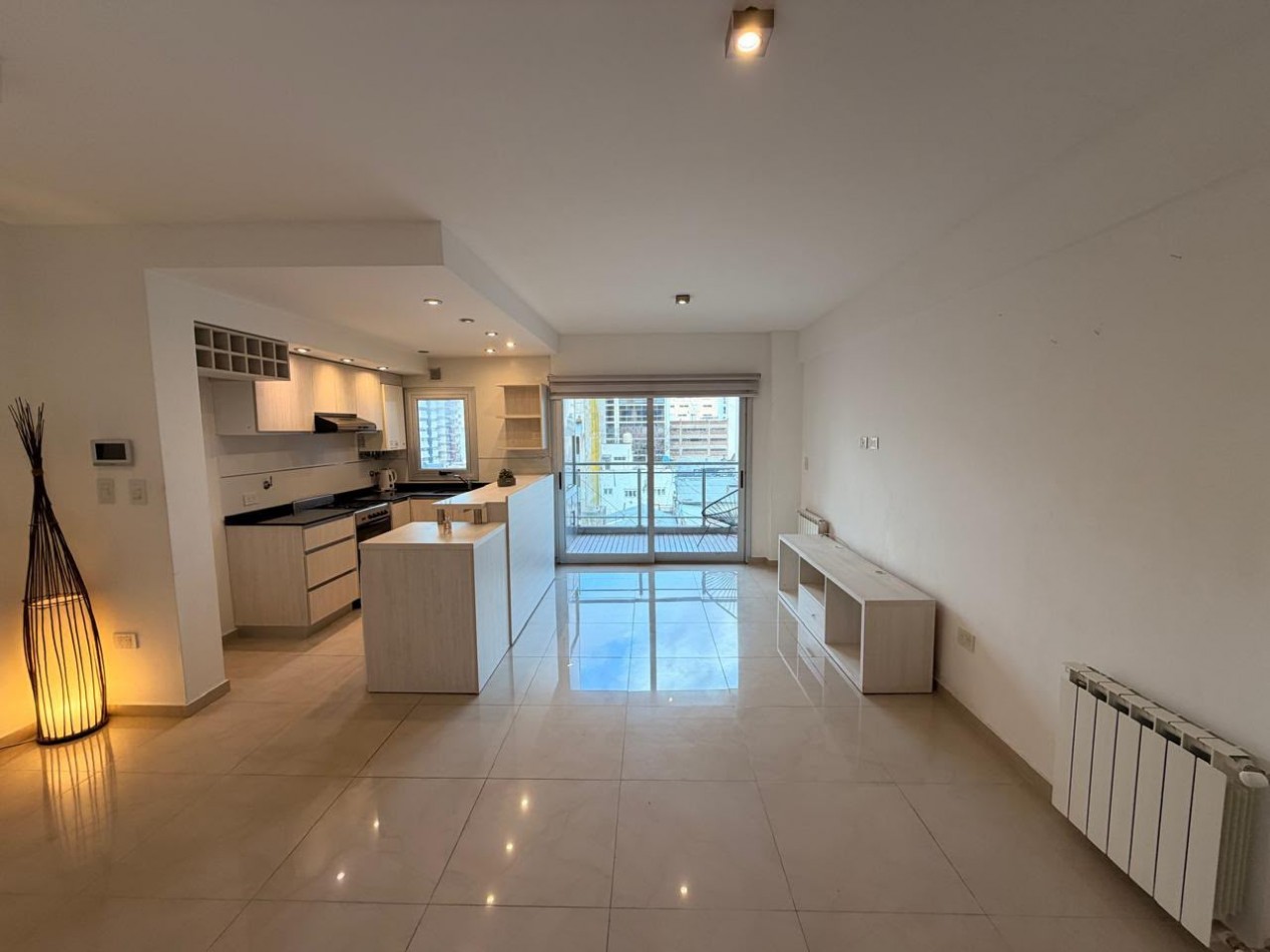 VENTA MODERNO 2 AMBIENTES CON BALCON Y PARRILLA - MACROCENTRO