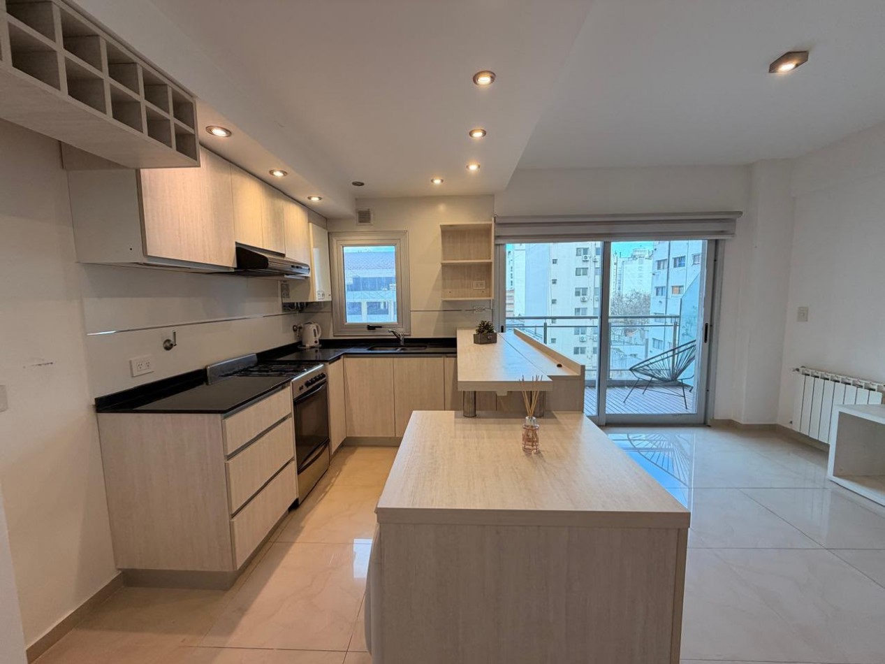 VENTA MODERNO 2 AMBIENTES CON BALCON Y PARRILLA - MACROCENTRO