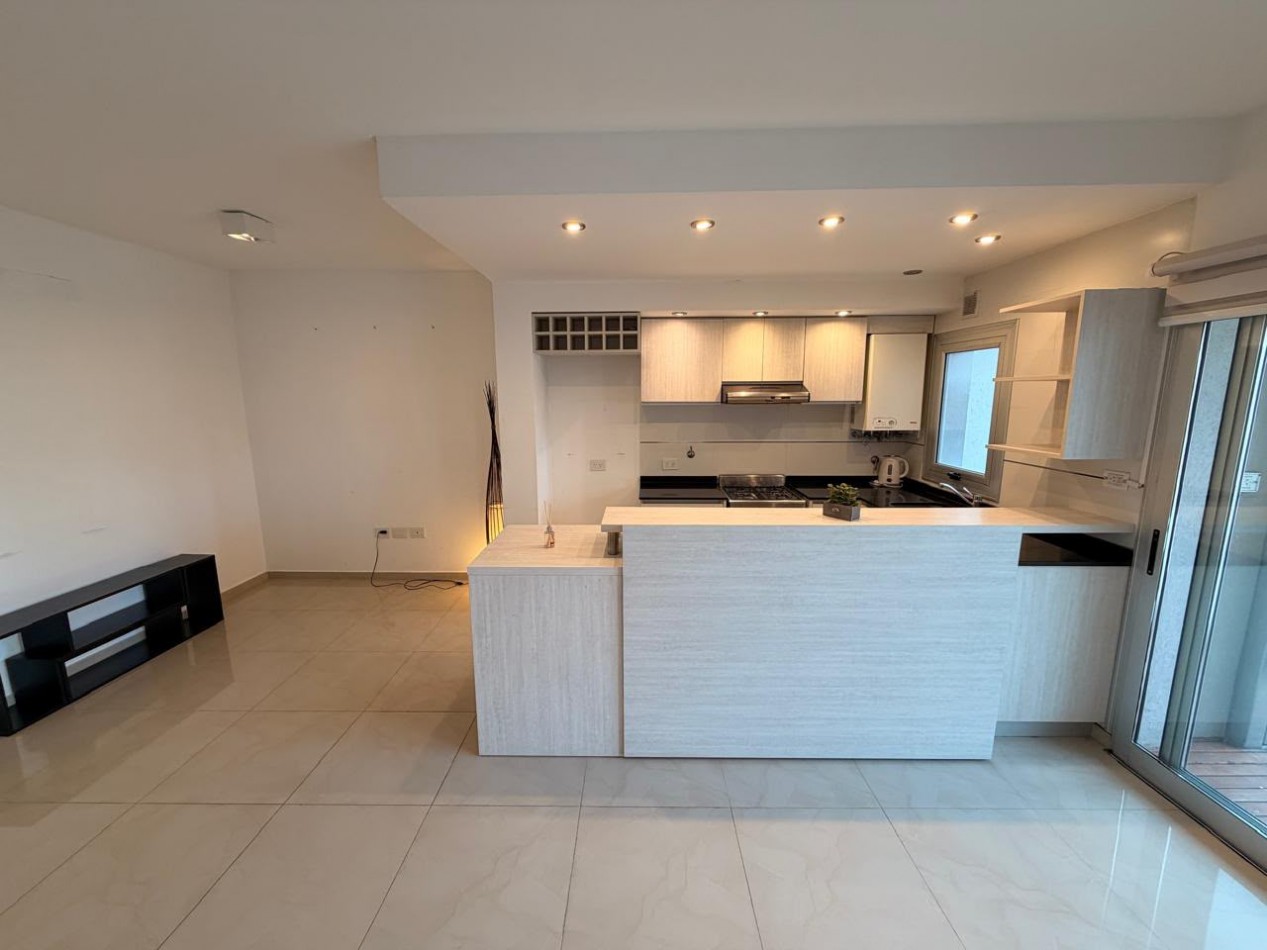 VENTA MODERNO 2 AMBIENTES CON BALCON Y PARRILLA - MACROCENTRO