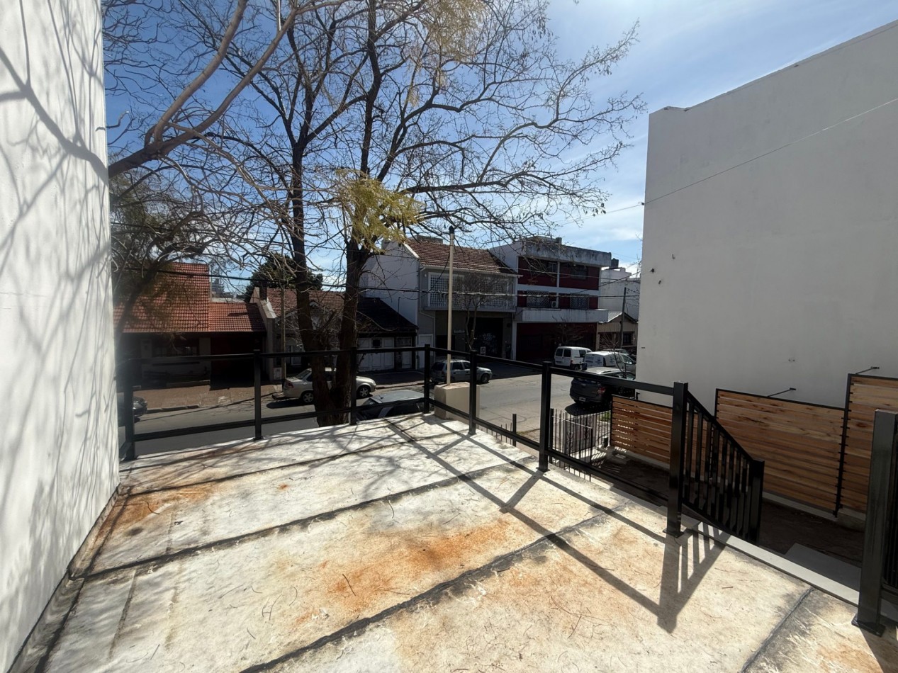 CHALET EN PH 3 AMBIENTES RECICLADO CON GARAJE, PATIO Y TERRAZA - CHAUVIN