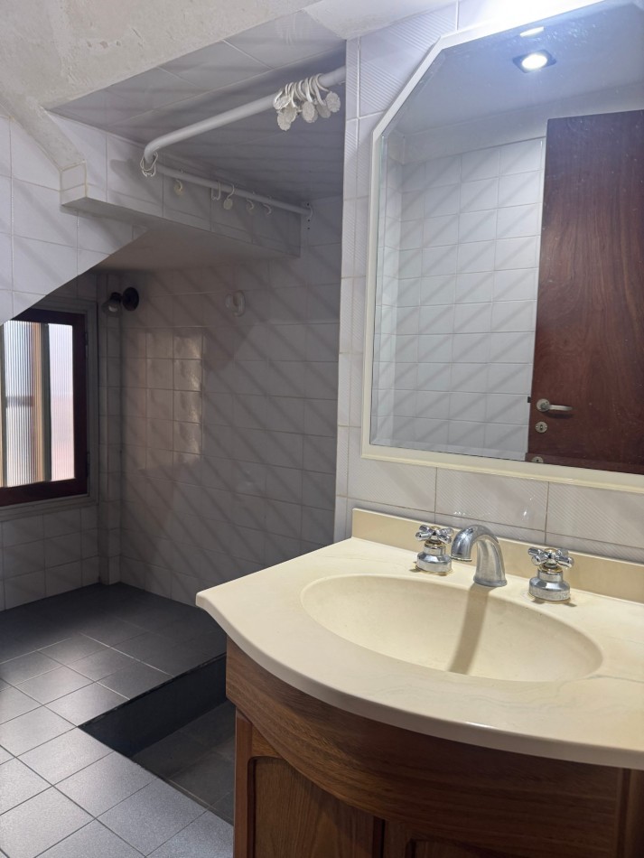 CASA EN VENTA 4 AMBIENTES CON PLAYROOM APTA CREDITO - BARRIO SAN JOSE