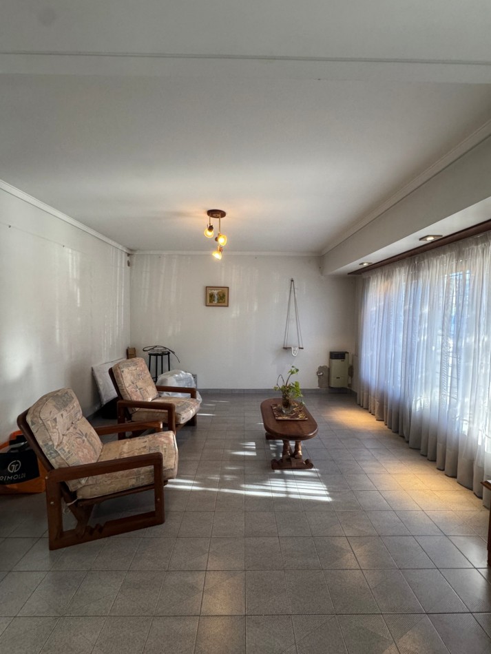 CASA EN VENTA 4 AMBIENTES CON PLAYROOM APTA CREDITO - BARRIO SAN JOSE