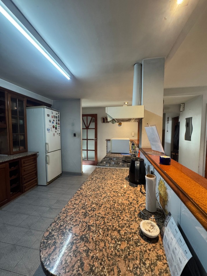CASA EN VENTA 4 AMBIENTES CON PLAYROOM APTA CREDITO - BARRIO SAN JOSE