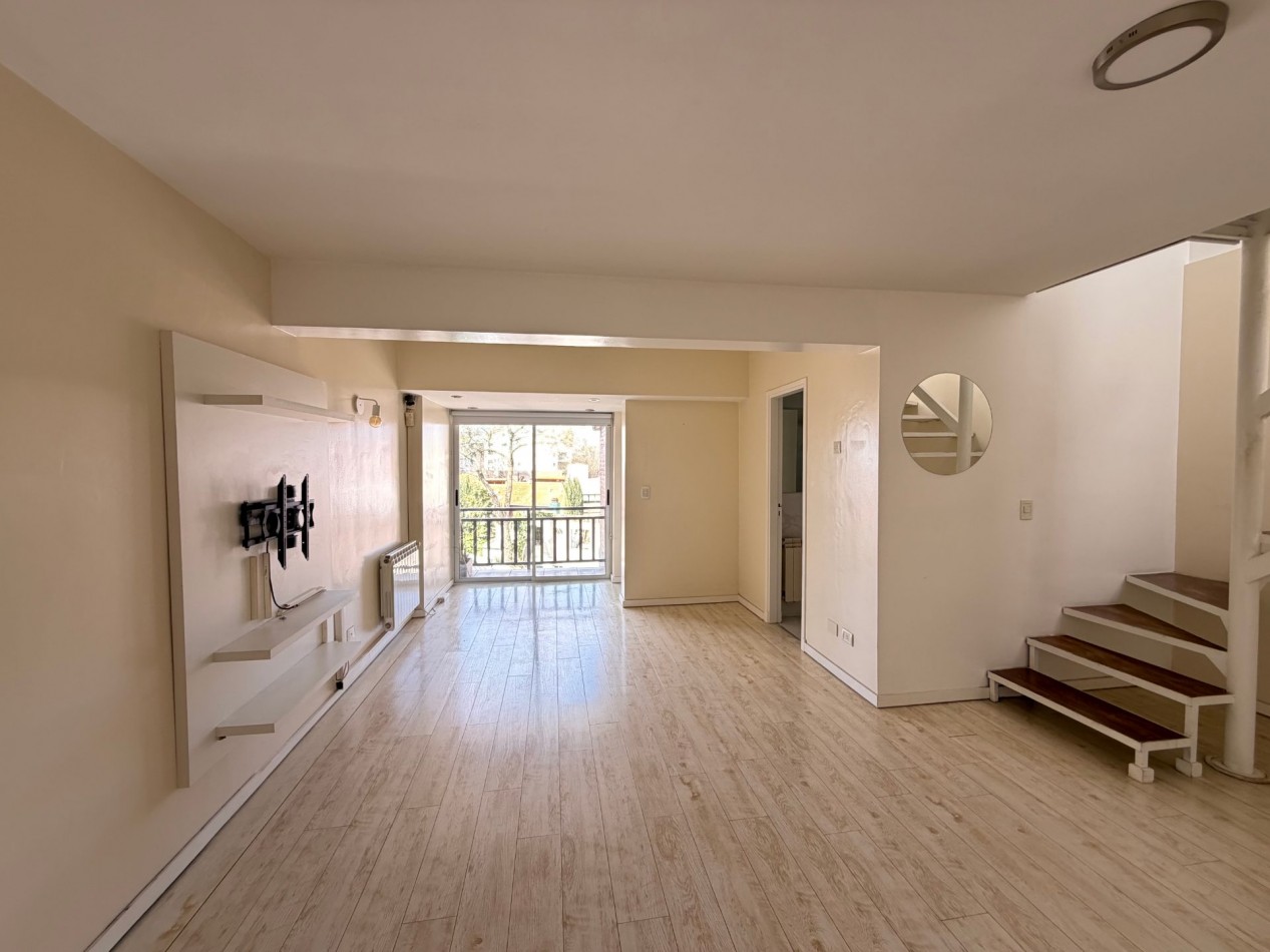 VENTA 4 AMBIENTES EN DUPLEX CON COCHERA - APTO CREDITO - ZONA GUEMES