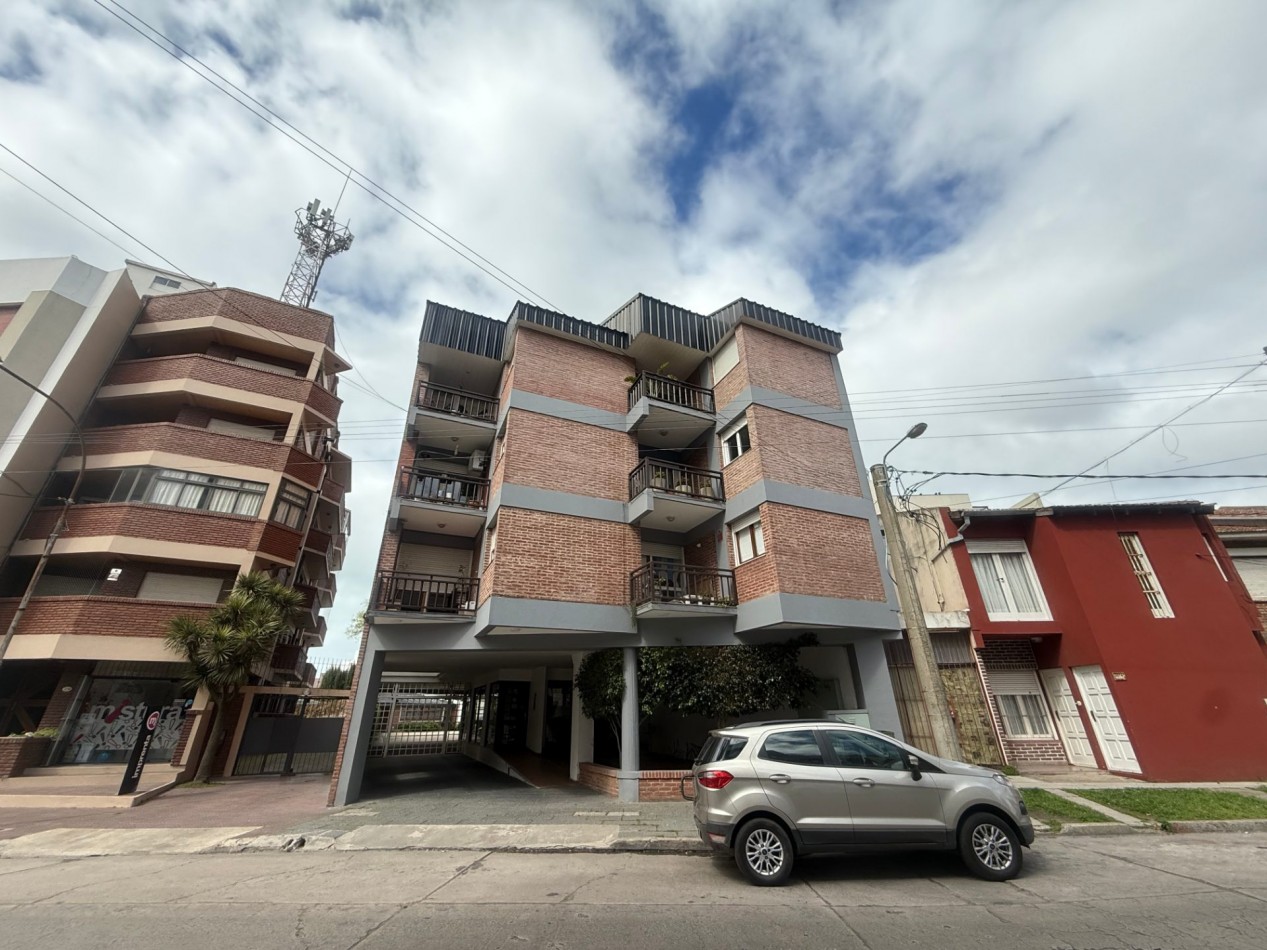 VENTA 4 AMBIENTES EN DUPLEX CON COCHERA - APTO CREDITO - ZONA GUEMES
