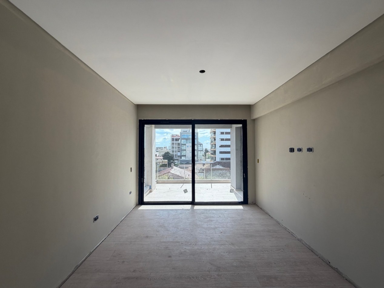 PISO COMPLETO CON VISTA AL MAR Y DOS COCHERAS - PLAYA GRANDE - EDIFICIO LA PALMA V