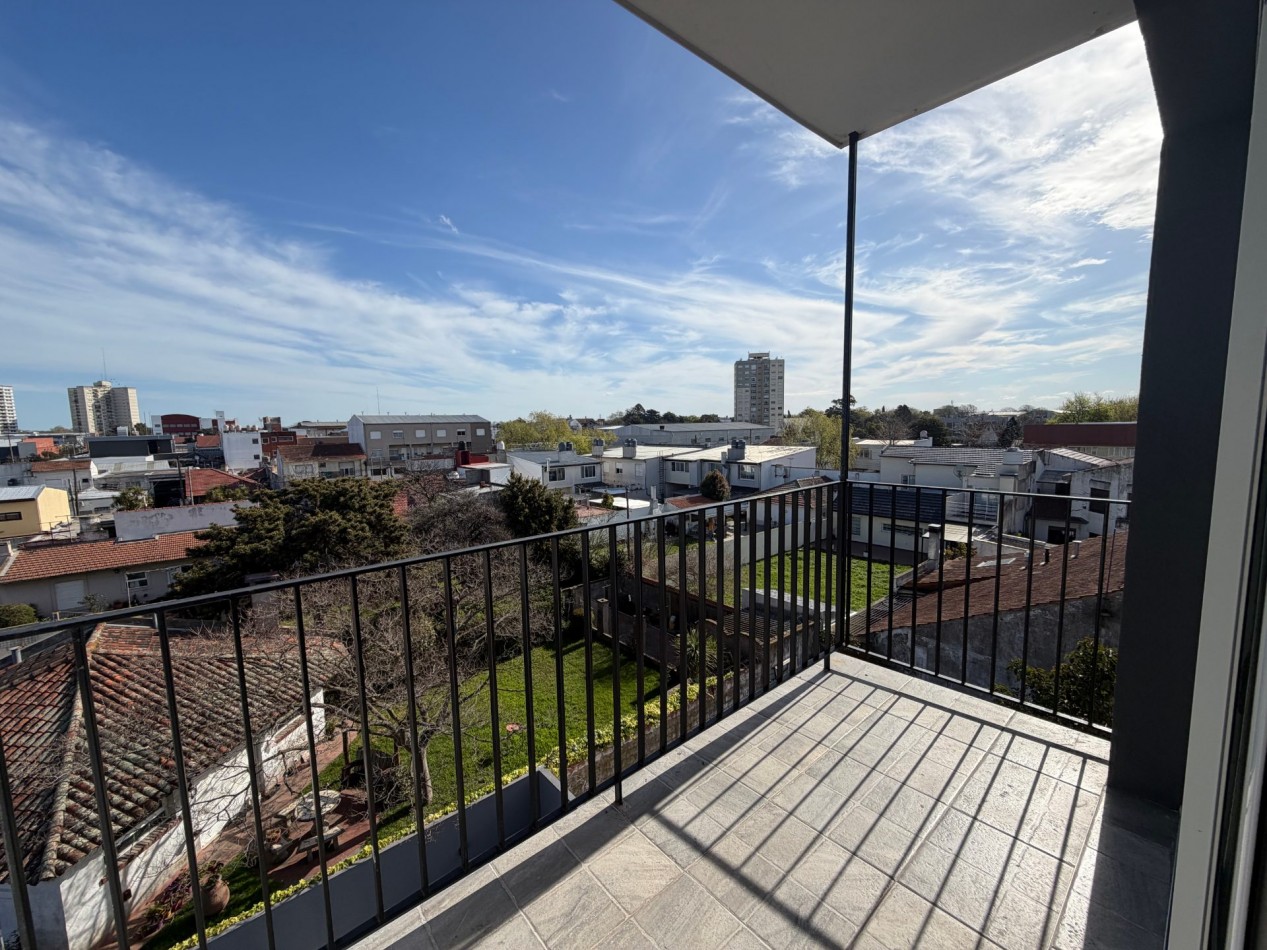 DOS AMBIENTES A ESTRENAR CON COCHERA - BARRIO VILLA PRIMERA