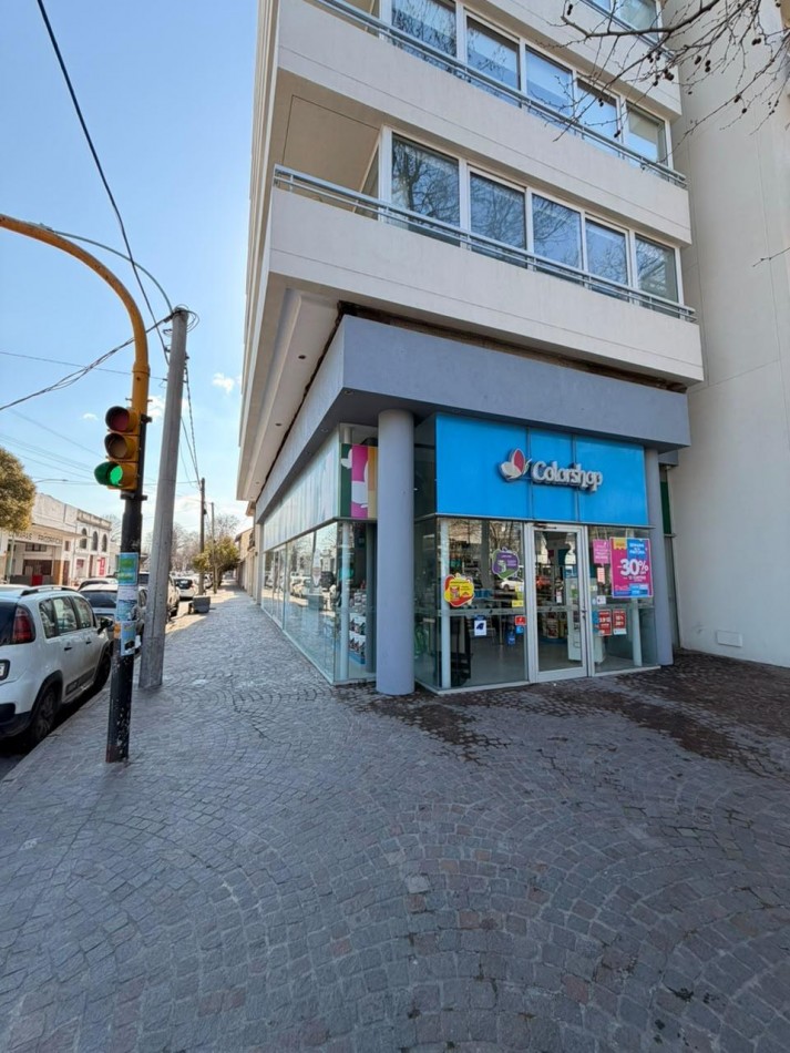 ALQUILER IMPORTANTE LOCAL COMERCIAL EN ESQUINA - ZONA TERMINAL