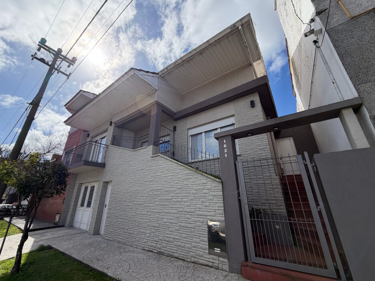 CASA DE 4 AMBIENTES EN BARRIO SAN CARLOS - APTA A CREDITO