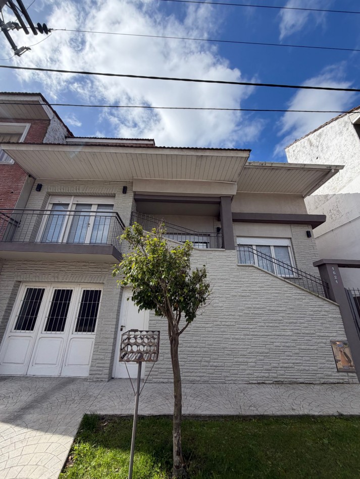 CASA DE 4 AMBIENTES EN BARRIO SAN CARLOS - APTA A CREDITO