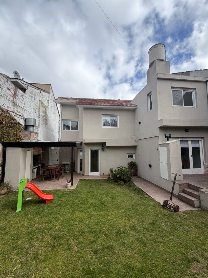 CASA DE 4 AMBIENTES EN BARRIO SAN CARLOS - APTA A CREDITO