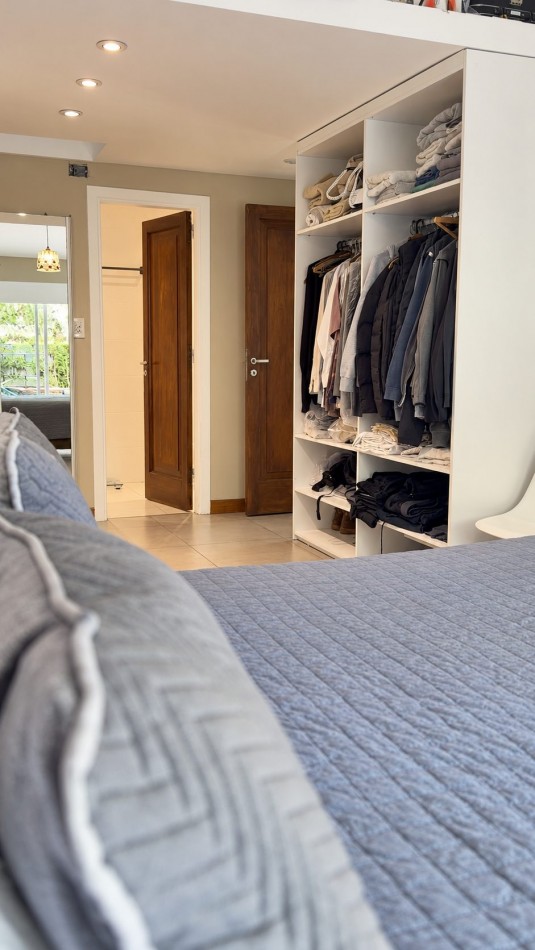 CASA EN VENTA EN BOSQUE PERALTA RAMOS - LOTE LINDERO OPCIONAL