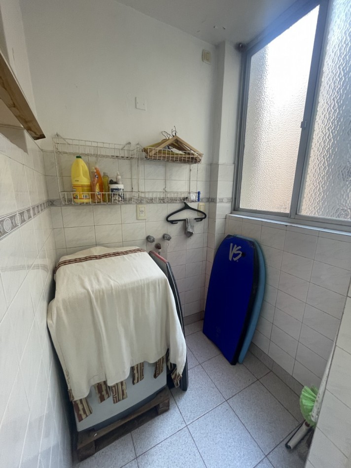 ()DEPARTAMENTO DE DOS AMBIENTES CON BALCON A LA CALLE. MAR DEL PLATA