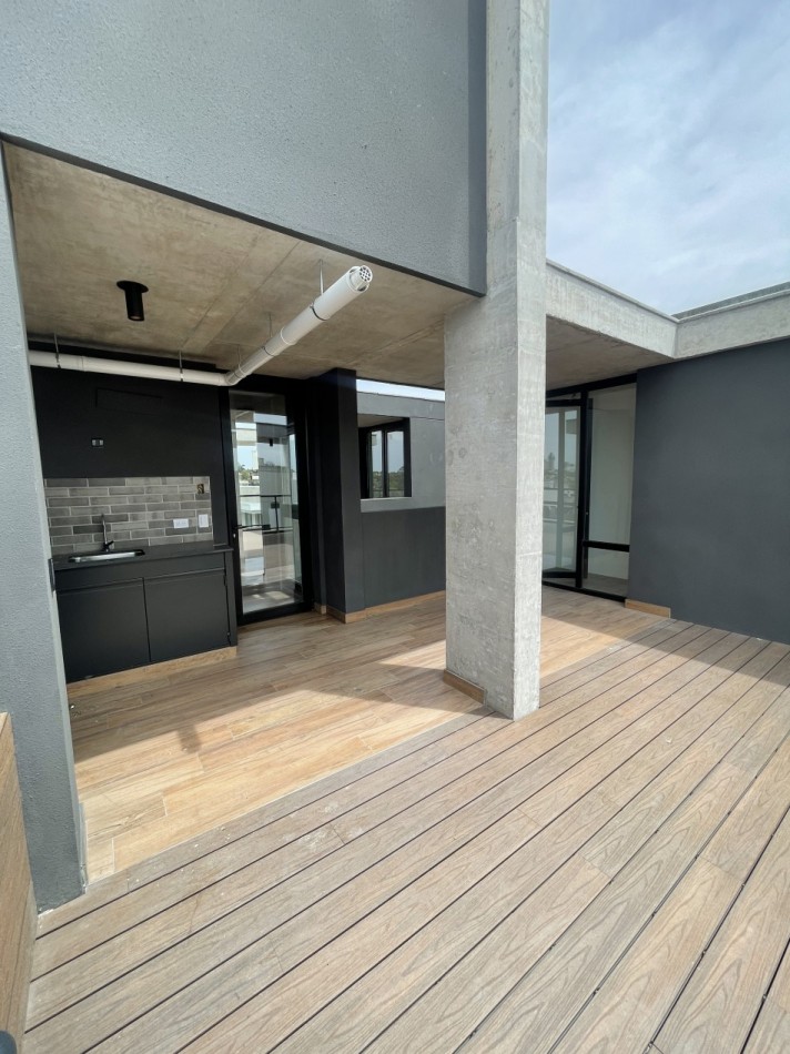 DEPARTAMENTO DE CATEGORIA CON TERRAZA Y PISICNA PROPIA. MAR DEL PLATA