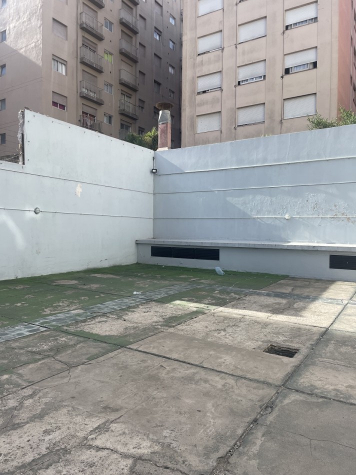 DEPARTAMENTO DE CUATRO AMBIENTES CON TERRAZA PROPIA A METROS DEL MAR. MAR DEL PLATA