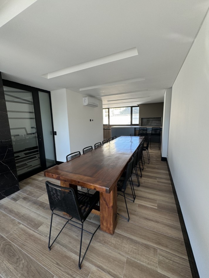 MODERNO PISO DE CATEGORIA CON VISTA PLENA AL GOLF Y AL MAR. MAR DEL PLATA.