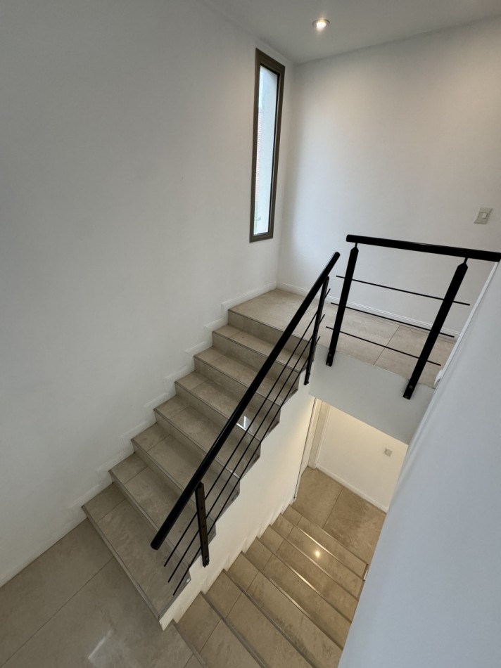 CASA EN ALQUILER 24 MESES BARRIO PRIVADO RUMENCO