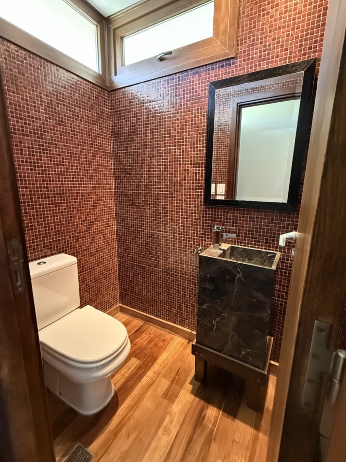 CASA DE CATEGORIA EN BARRIO PRIVADO ARENAS DEL SUR. MAR DEL PLATA