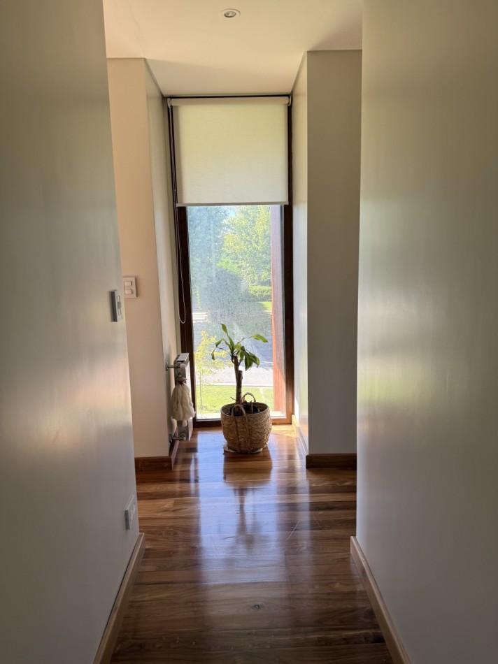 CASA DE CATEGORIA EN BARRIO PRIVADO ARENAS DEL SUR. MAR DEL PLATA