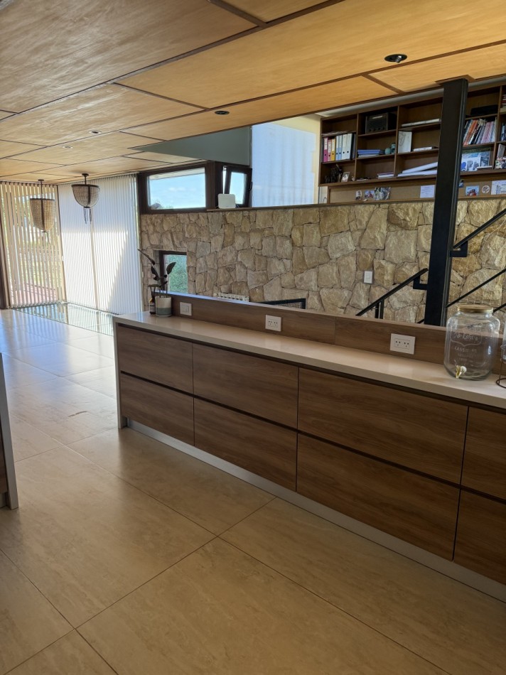 CASA DE CATEGORIA EN BARRIO PRIVADO ARENAS DEL SUR. MAR DEL PLATA