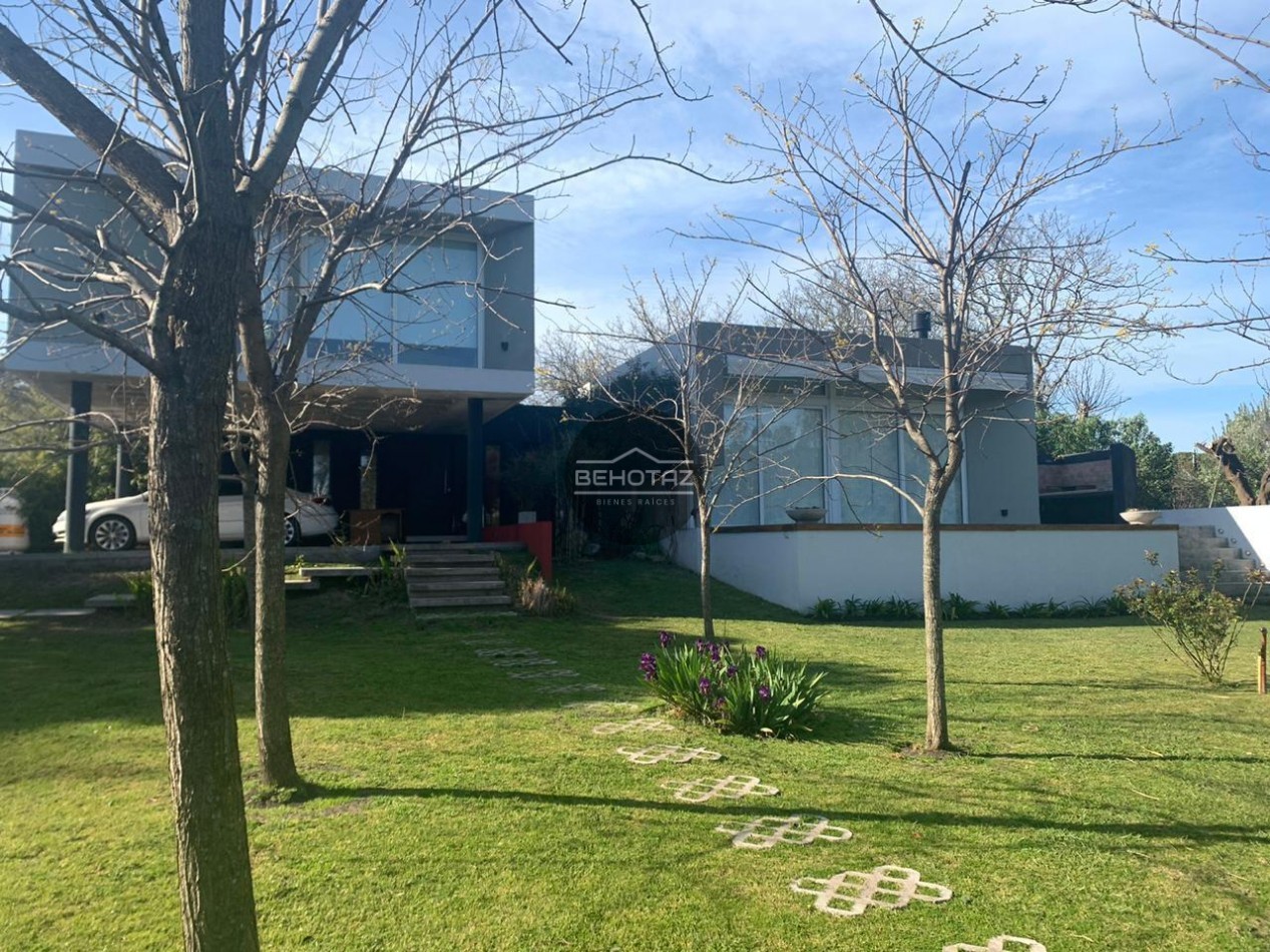 CASA DE 3 AMBIENTES EN ALQUILER POR 24 MESES, EN LOS ACANTILADOS, MAR DEL PLATA.