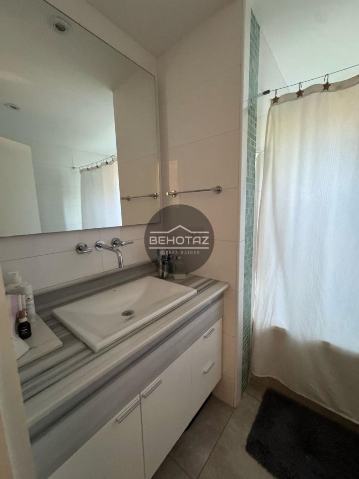 CASA DE 3 AMBIENTES EN ALQUILER POR 24 MESES, EN LOS ACANTILADOS, MAR DEL PLATA.