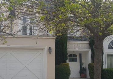 ()CASA EN RUMENCO 4 AMBIENTES CON PISCINA. MAR DEL PLATA