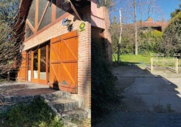 ()CASA CINCO AMBIENTES CON PARQUE EN BOSQUE PERALTARAMOS. MAR DEL PLATA 