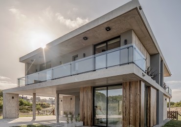 CASA A ESTRENAR COSTA ESMERALDA 6 AMB PISCINA PARQUE. EN VENTA