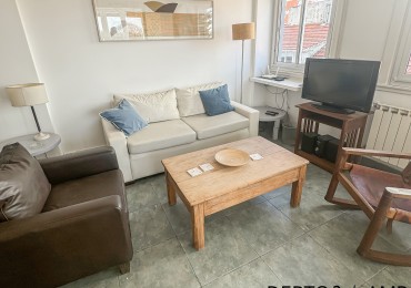 Departamento de 2 ambientes y medio, con balcon a la calle, en Playa Grande. En venta. Mar del Plata