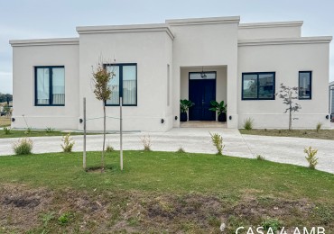 CASA EN VENTA DE 4 AMBIENTES EN CASONAS DEL HARAS. MAR DEL PLATA. EN VENTA