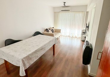 DEPARTAMENTO DOS AMBIENTES EN EL CORAZON DE LA PERLA A METROS DEL MAR. 