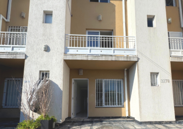 TRIPLEX DE 4 AMBIENTES CON COCHERA Y PATIO CON PARRILLA. MAR DEL PLATA.