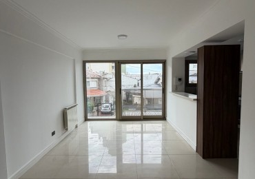 ALQUILER MODERNO SEMIPISO 2 AMBIENTES A MTS. DEL MAR ZONA LA PERLA
