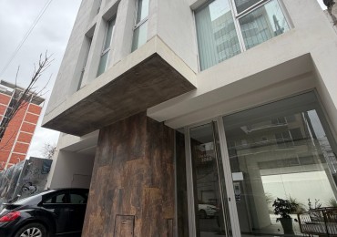 SEMIPISO DE UN AMBIENTE CON BALCON TERRAZA A ESTRENAR - PLAZA MITRE